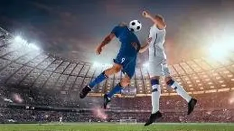 梅努退役告别直播：曼联粉丝T恤声援‘让他走’，梅努兄现场加油！