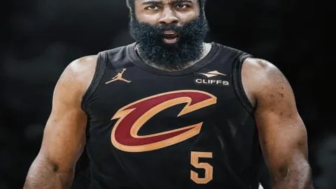 法甲争冠战延期：法国大区主席及朗斯公平捍卫解读