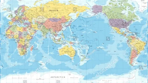 马奎尔头球建功，庆祝滑跪获网友好评